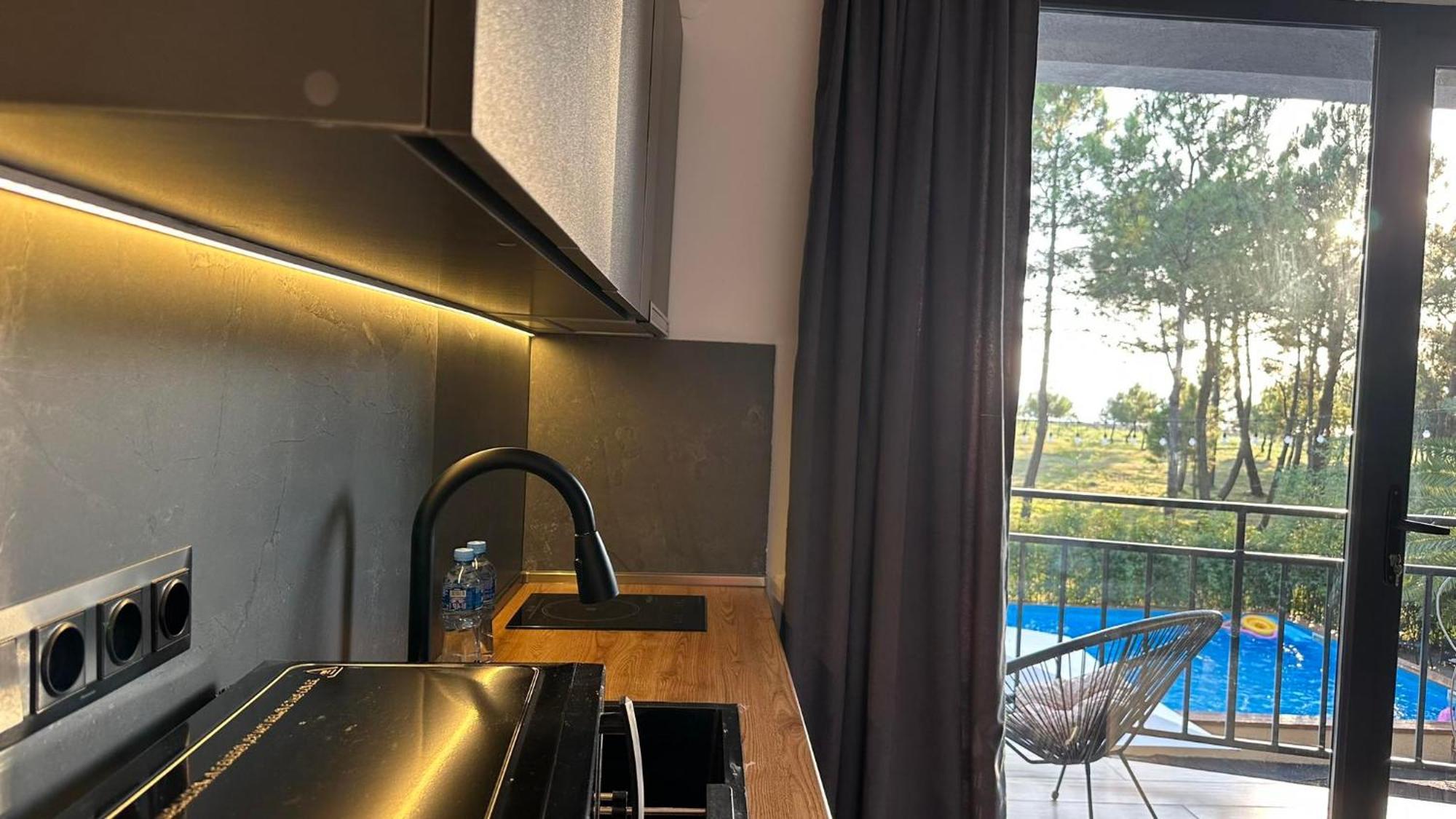 Iveria Elli Hotel Шекветили Екстериор снимка